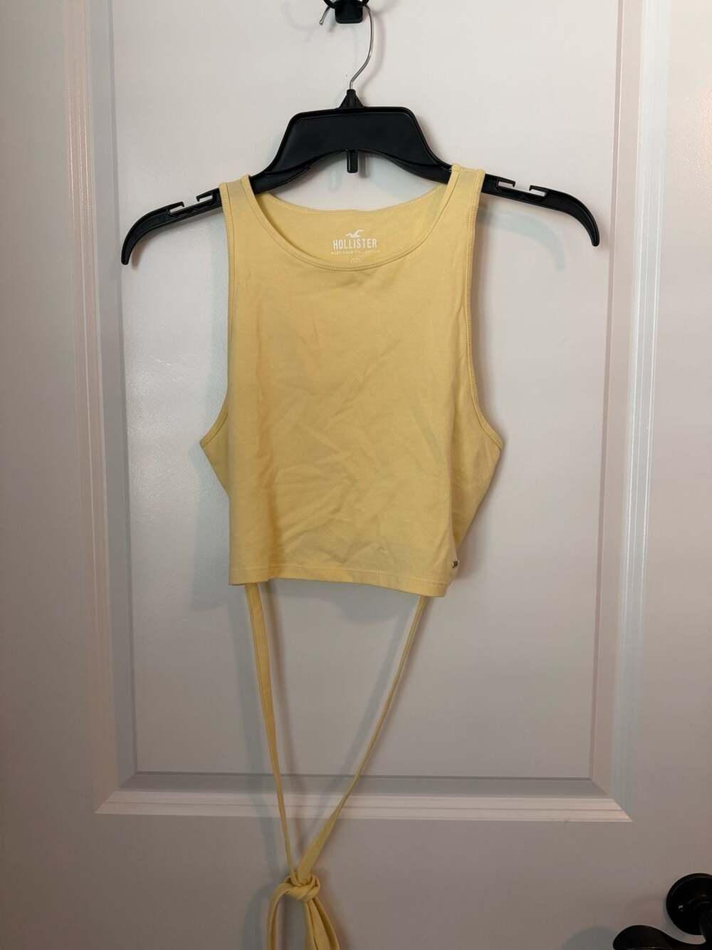 NWT Hollister Must-Have Collection Yellow Tie-Back Crop Tank Top Size Medium - Picture 1 of 5